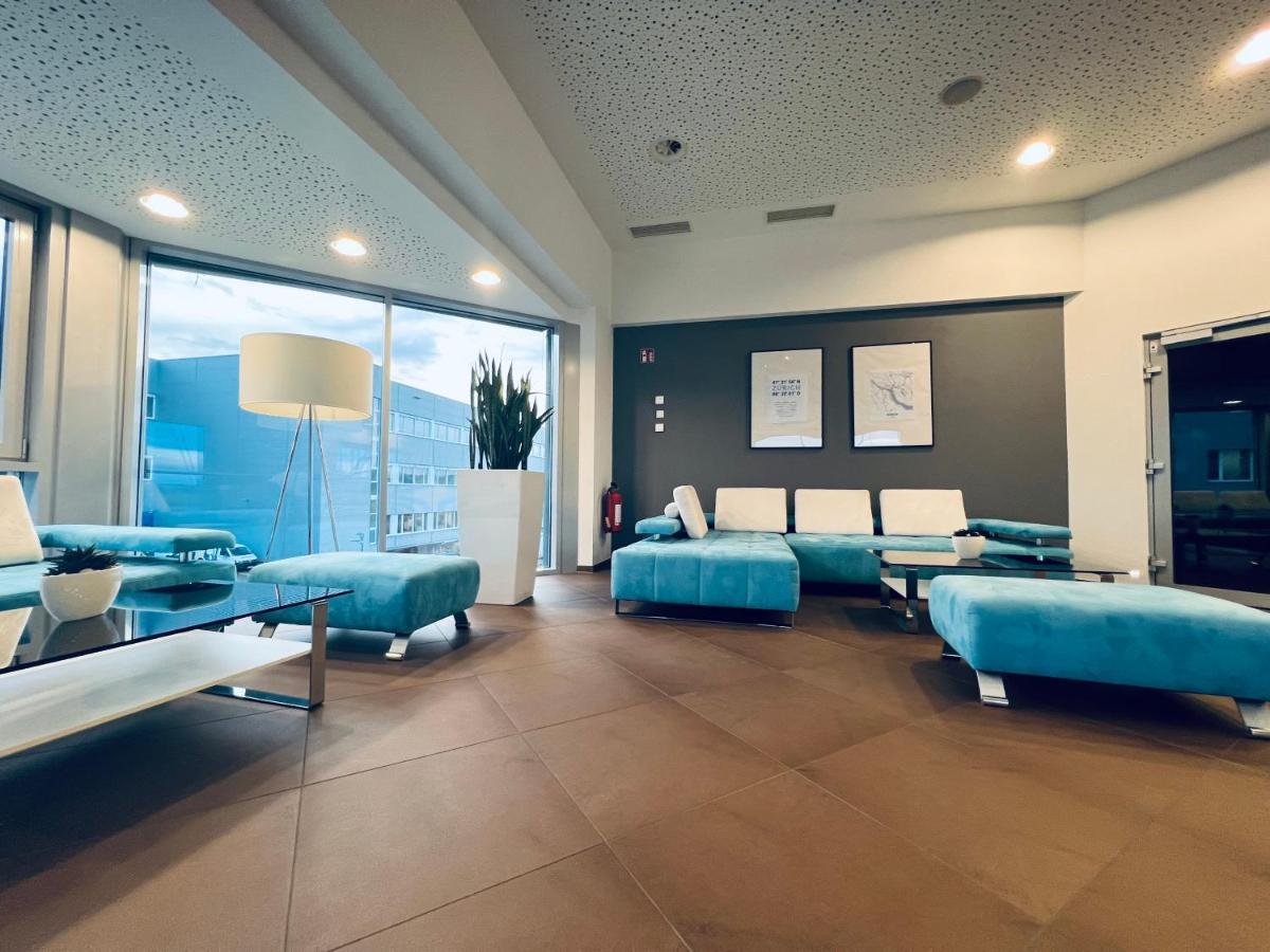 Aircraft Hotel & Events Neuhausen ob Eck Extérieur photo