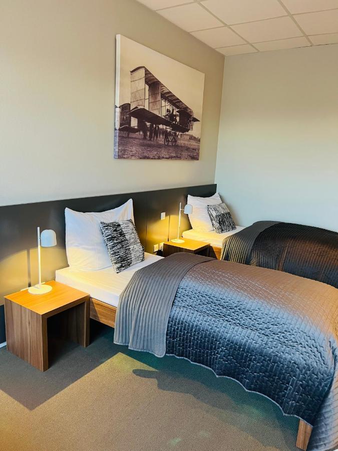 Aircraft Hotel & Events Neuhausen ob Eck Extérieur photo
