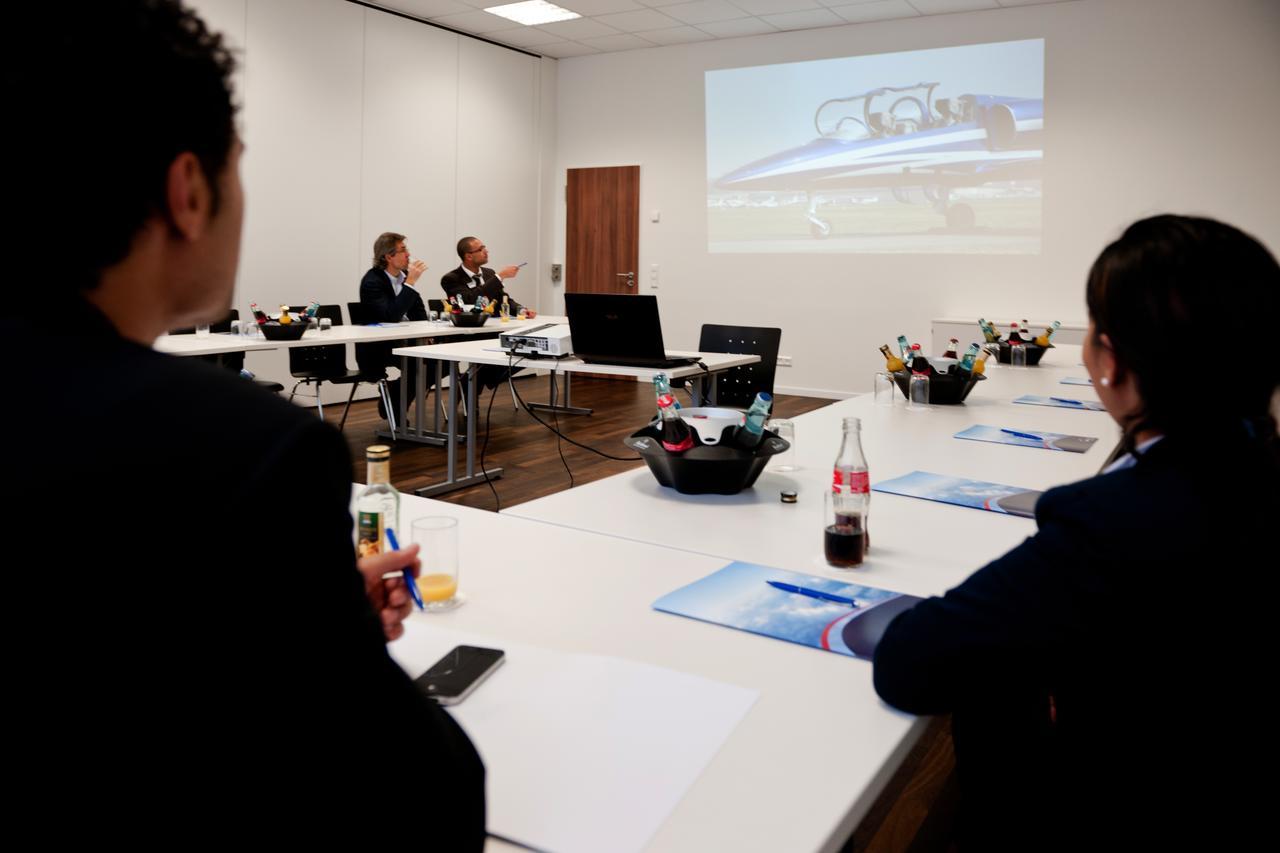 Aircraft Hotel & Events Neuhausen ob Eck Extérieur photo